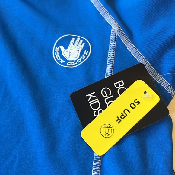 Body Glove Boys Rash Guard Shirt -Short Sleeve UPF 50+ Sun Protection Swim Shirt - Picture 5 of 5